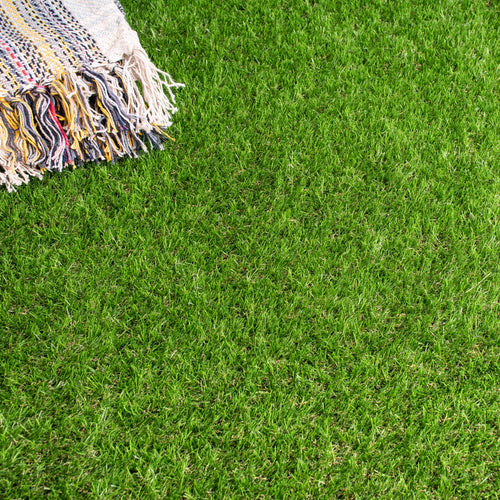 Derwent 30mm Artificial Grass